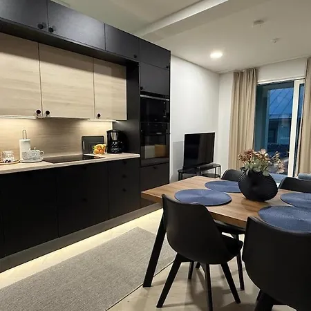 Cozy And Spacious Near D5 *