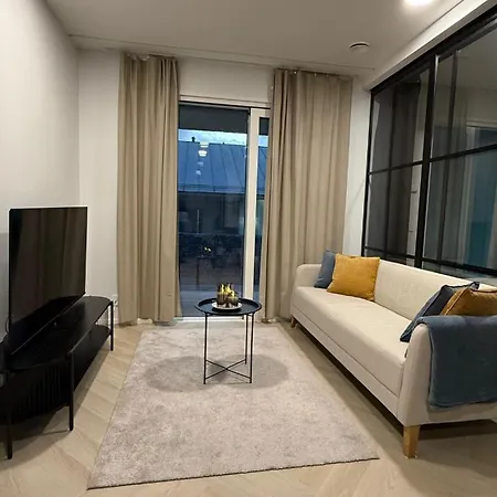 Cozy And Spacious Near D5 *